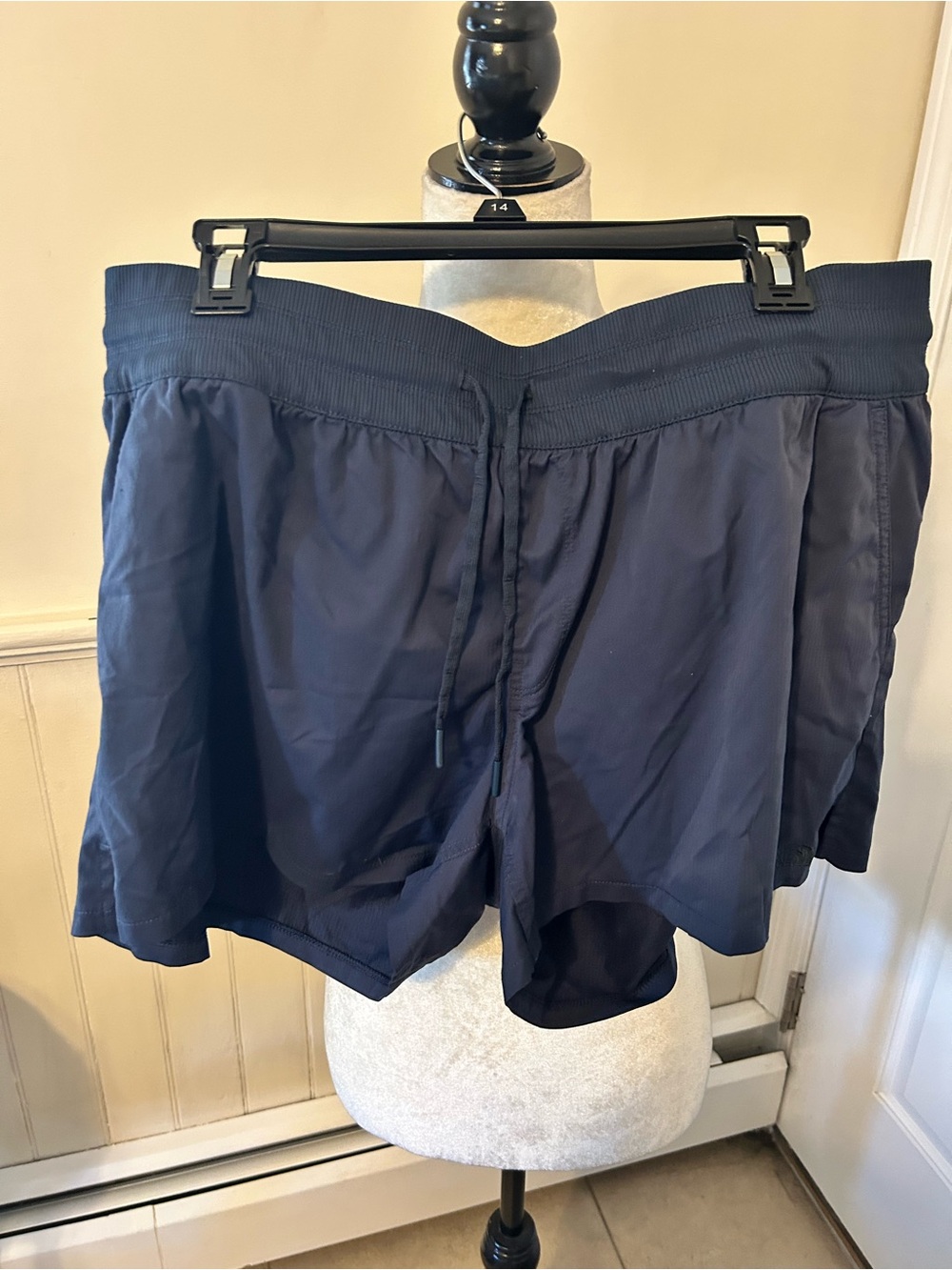 The North Face Aphrodite Motion Shorts/Woman’s XXL/Navy Blue